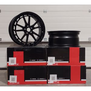 JR-Wheels JR45 SECOND CHANCE Wheels 20 Inch 8.5J ET45 5x114.3 Flow Form Gloss Black